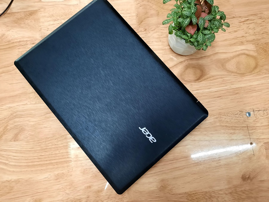 Laptop cũ Acer One Z1401 Celeron